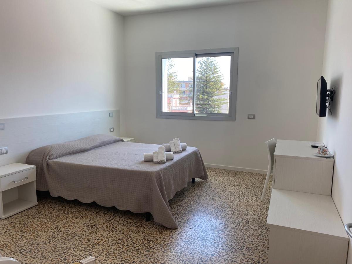 Molo Brin Rooms & Suites Ольбия Экстерьер фото