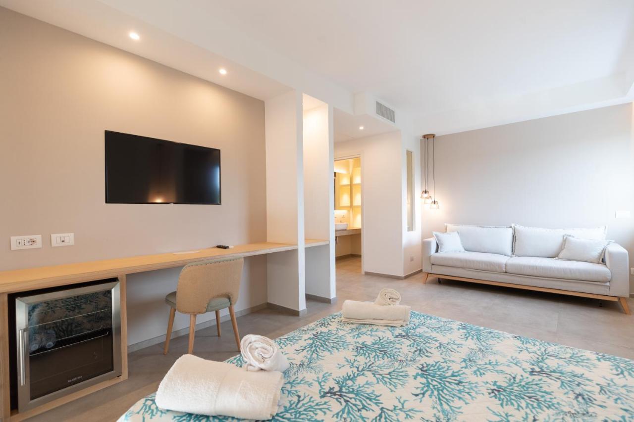 Molo Brin Rooms & Suites Ольбия Экстерьер фото